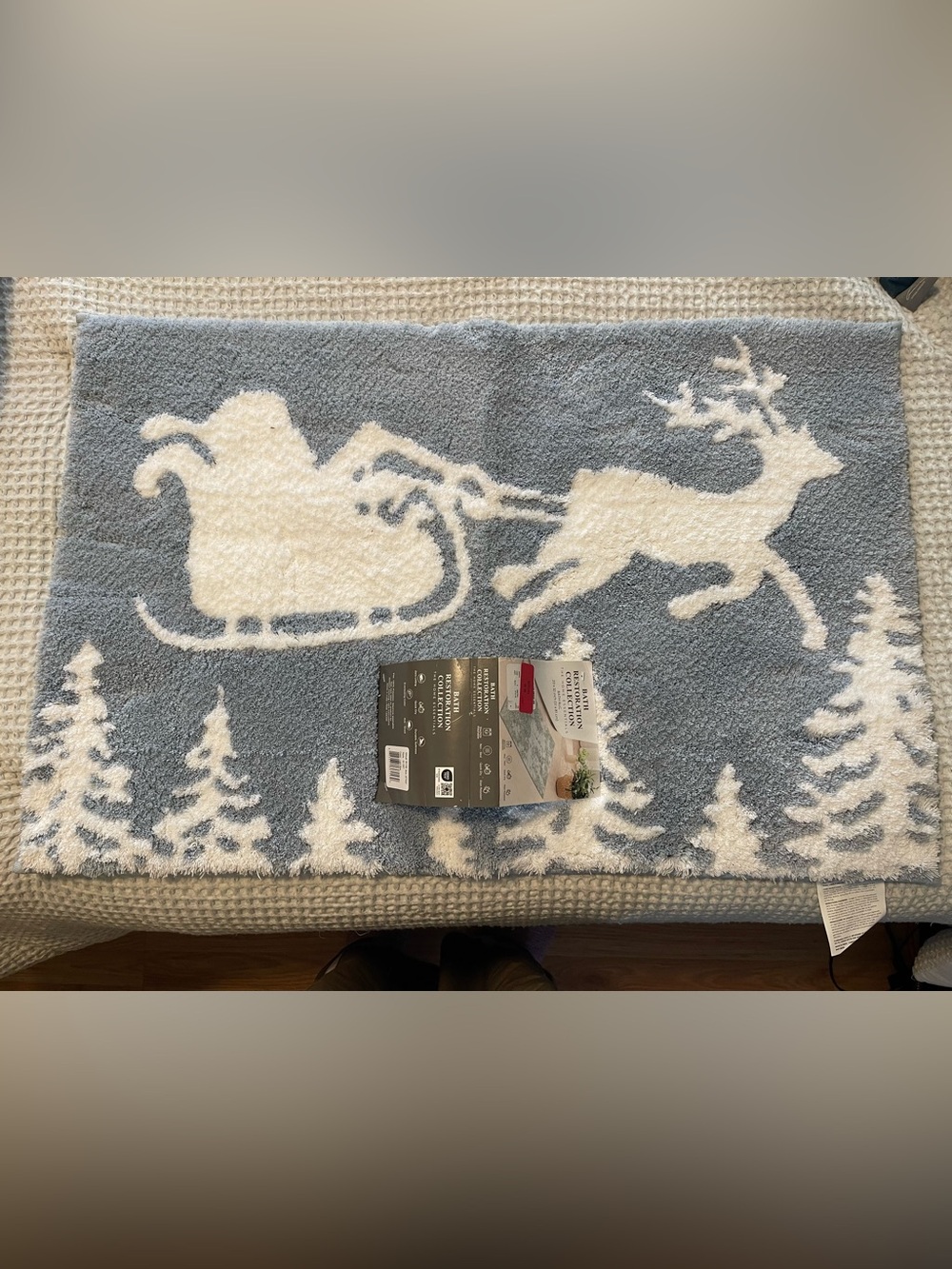 Holiday Santa Sleigh & Reindeer Bath Mat - Light Blue and White
